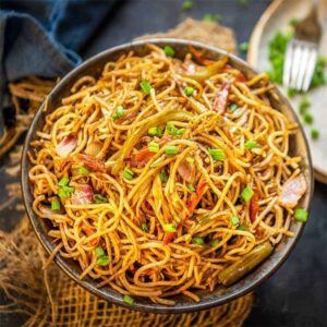 hakka-noodles-house-special-chicken-egg-vegetables